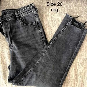 Womens AE jeans